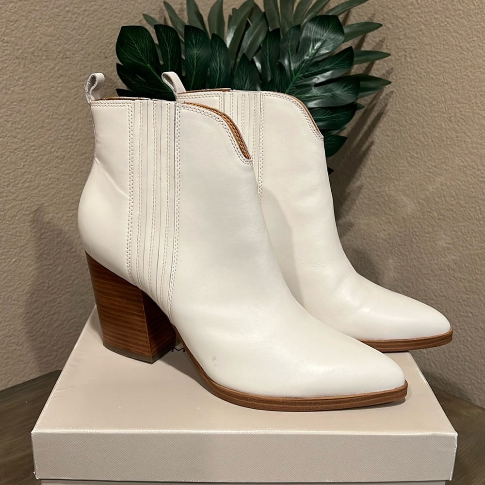 Marc Fisher Annabel boot size 9